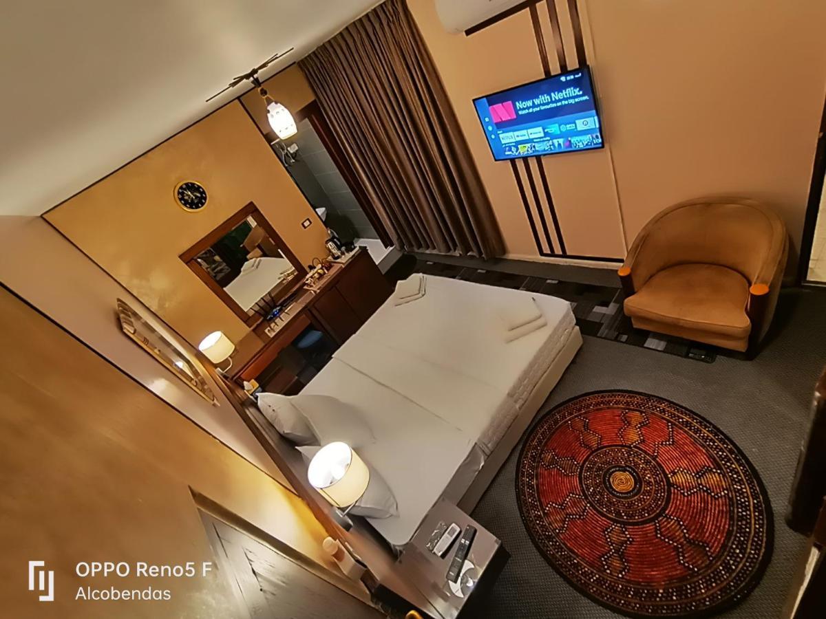 Plaza De Petra Hotel Vádi Músza Kültér fotó