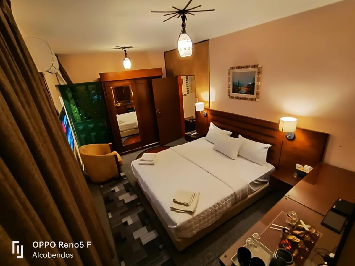 Plaza De Petra Hotel Vádi Músza Kültér fotó