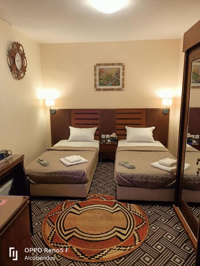 Plaza De Petra Hotel Vádi Músza Kültér fotó