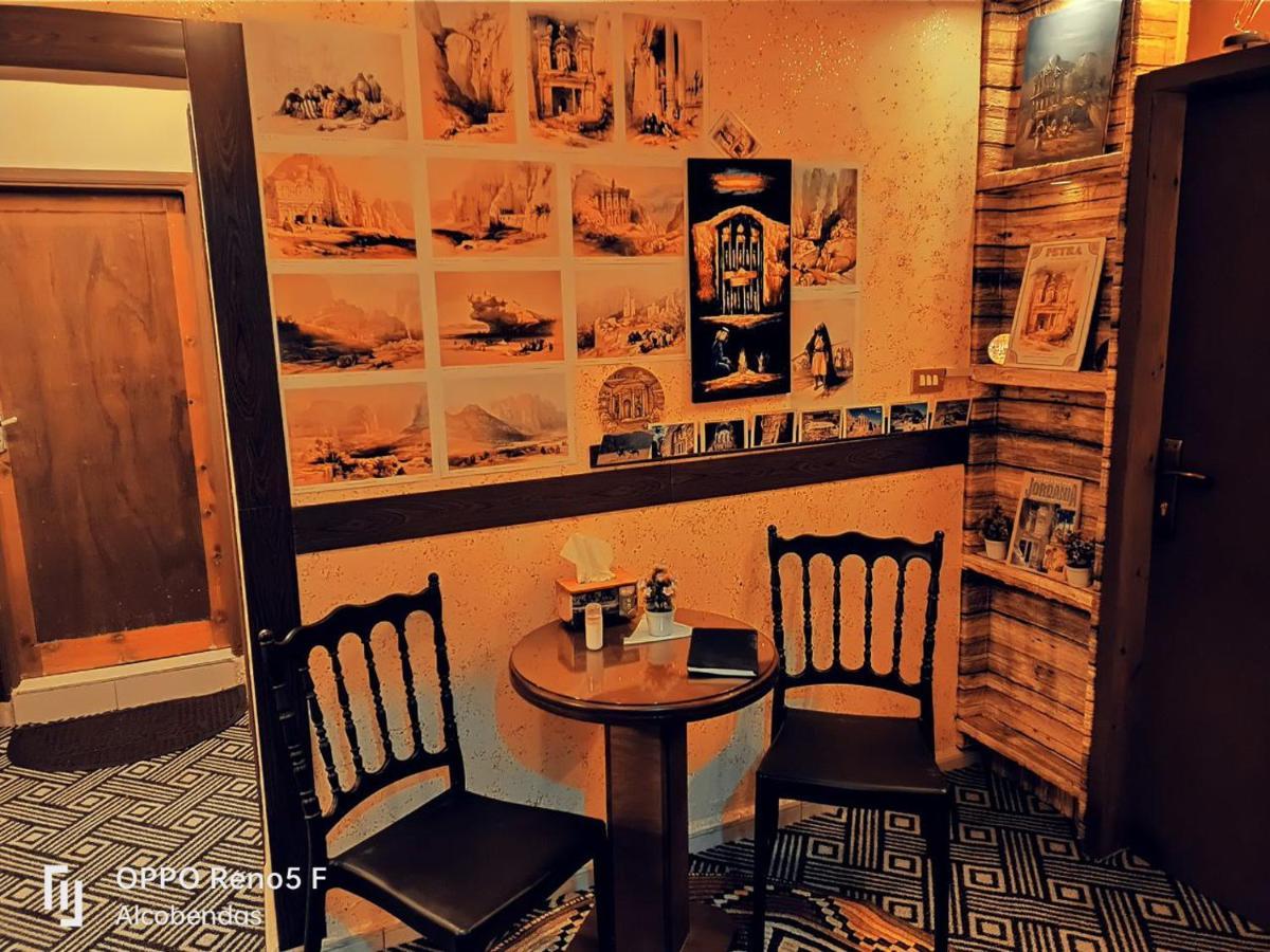 Plaza De Petra Hotel Vádi Músza Kültér fotó