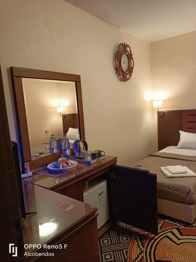 Plaza De Petra Hotel Vádi Músza Kültér fotó