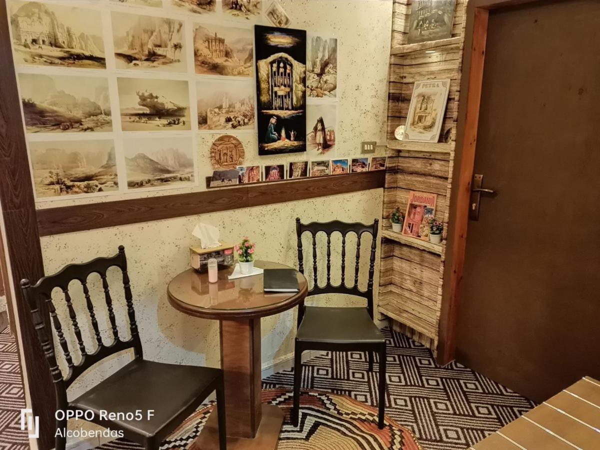 Plaza De Petra Hotel Vádi Músza Kültér fotó